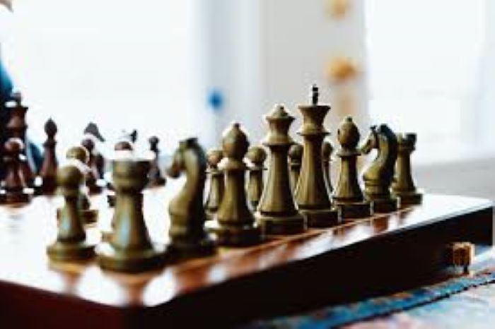 1. Where can I find free chess resources to learn the basics?